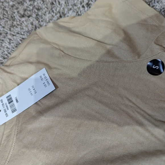 Vintage Hollister tee - Picture 3 of 5